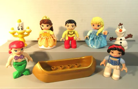 Lego Duplo Disney Princess Minifigures + Gold Canoe Lot of 8 EUC