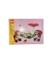 LEGO Iconic: Hedgehog Picnic Date (40711)