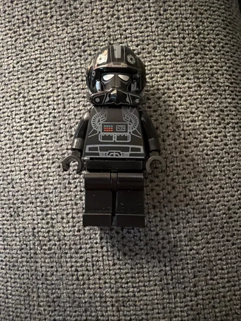 LEGO Star Wars Legends Imperial V-Wing Pilot Minifigure (7915) sw0304