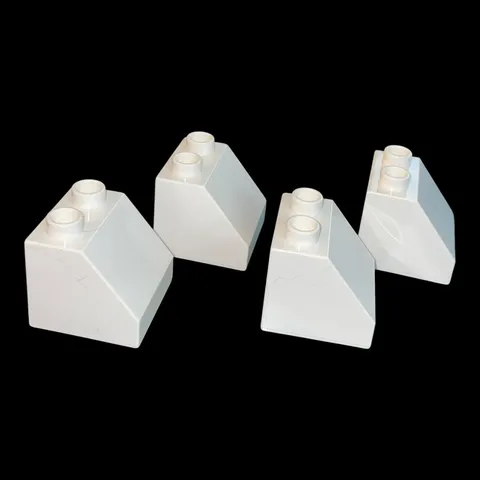 lot of 4 white Duplo 2X2 sloped blocks- combined shipping (WHIT8)