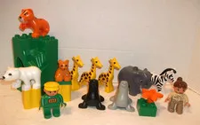 10 Lego DUPLO "ZOO ANIMALS"  + 2 Zoo Keepers ++