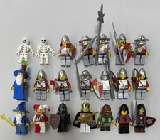 Vintage Lego Castle Minifigure Lot: Great Condition/Adult Owned! Accessories!!