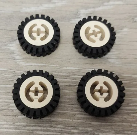 Lego 3483 Tire 24mm D. x 8mm Offset Tread Interior Ridges & 3482 White Lot Of 4