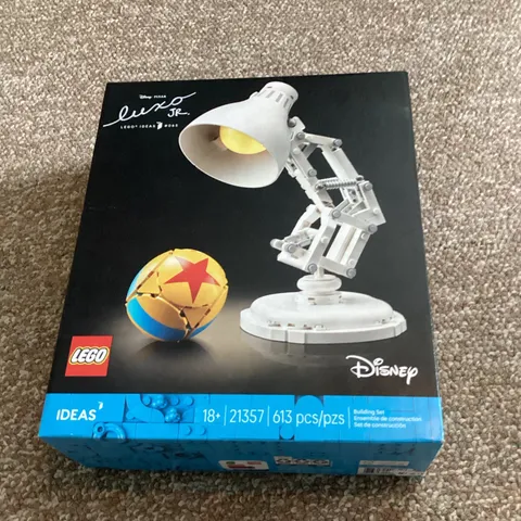 LEGO Ideas Disney Pixar Luxo Jr. Lamp and Ball 21357 Complete Set