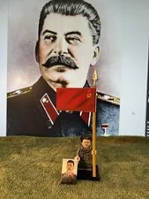 1x MINI 54mm JOSEF STALIN + 1x SOVIET Flags on Genuine LEGO Flagpoles & Base