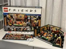 LEGO Friends Central Perk 21319 1070 With Box And Book 100%