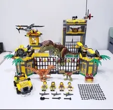 Lego Dino Defense HQ 5887 W/Manuals, Minifig's, & Dino's. 99% Comp Missing 2 Pcs