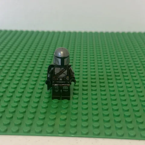 LEGO Star Wars The Mandalorian Din Djarin Beskar Armor Cape Minifigure sw1135 E5