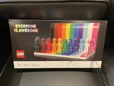 LEGO 40516 Everyone Is Awesome Minifig Set