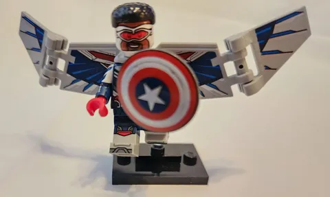 LEGO Marvel Studios Series 1 Minifig 71031 Captain America Sam Wilson COMPLETE