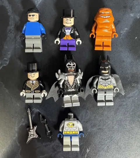 2006 LEGO Batman 7 Minifigure Lot w/ Accessories