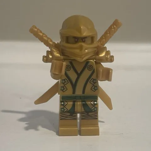 LEGO NINJAGO Lloyd Golden Ninja Minifigure with Helmet & 2 Swords - (njo0073)