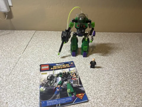 LEGO DC Comics Super Heroes: Superman Vs. Power Armor Lex (6862-2)