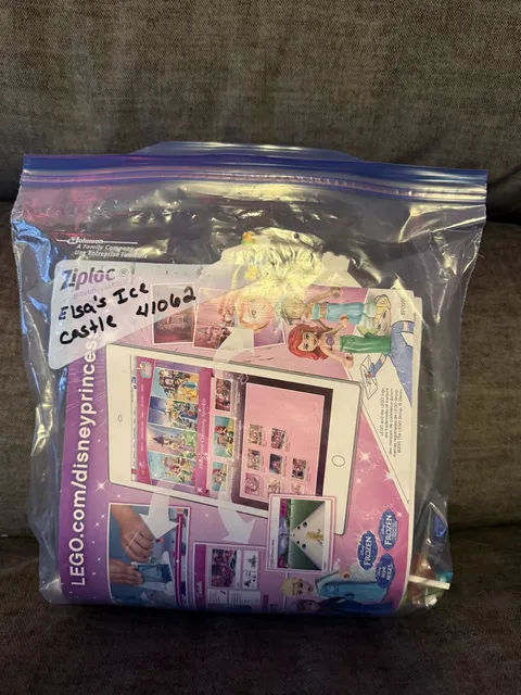 LEGO Disney: Elsa's Sparkling Ice Castle (41062), 99% Complete, Original manuals