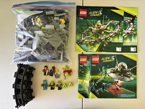 LEGO Alien Conquest Bulk Lot w/ Minifigures & Instructions 7051 7052 7065