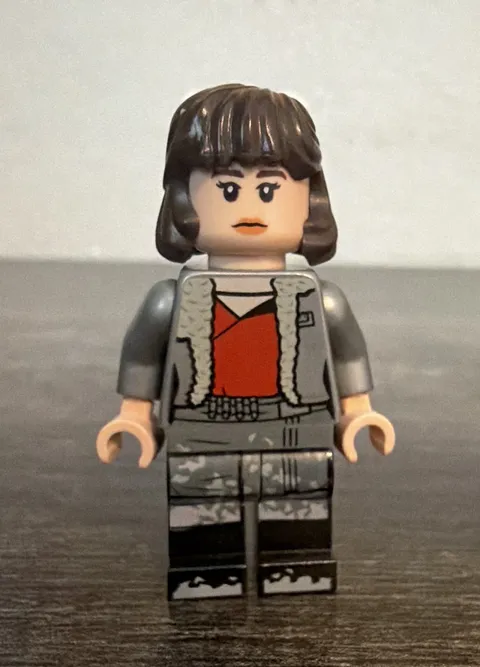 LEGO Qi’ra Misprint with Yoda printing