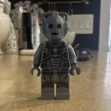 LEGO Cyberman Minifigure Gray Robot/Cyborg Plastic Figure