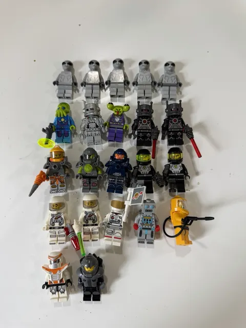 LEGO space Minifigure CMF Lot Aliens Rare