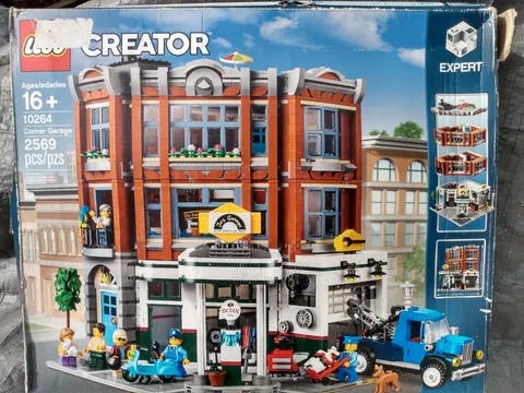 LEGO Creator Expert 10264: Corner Garage