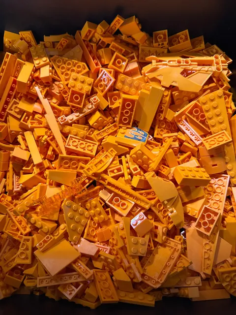 Preowned Color Sorted Bulk LEGO® Pieces - 1lb