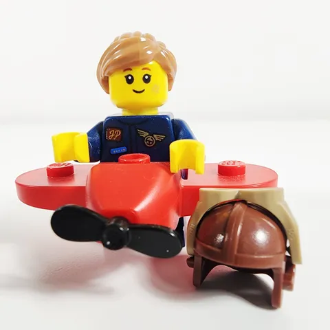 Lego Airplane Girl Collectible Minifigure Series 21 71029 col382