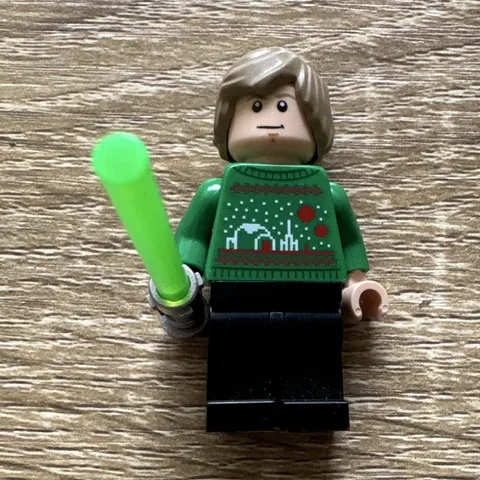 LEGO Minifigure Luke skywalker Green Sweater Torso, Black Legs, Green Lightsaber