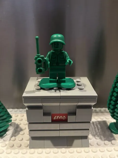 LEGO Green Army Man Minifigure toy001 Plain Toy Story w Radio Walkie Talkie
