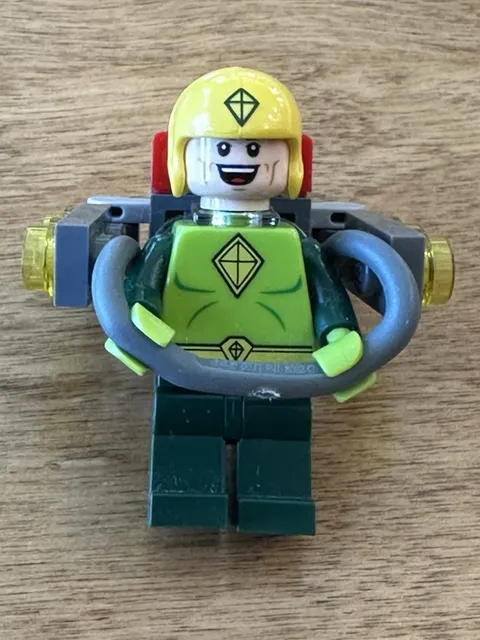 Lego DC Super Heroes Kite Man Minifigure Missing Shield On Helmet And Wings