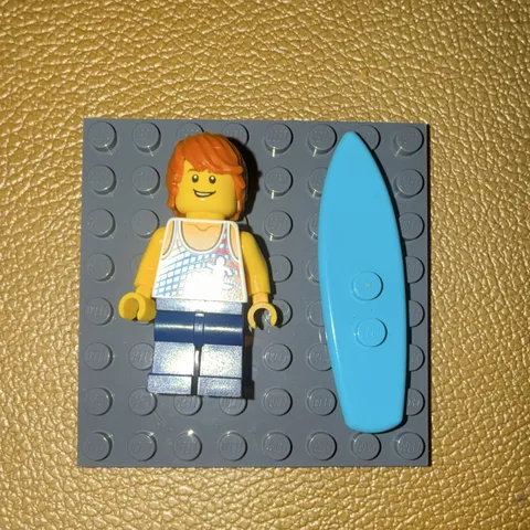 LEGO Minifigure Summer Vacationer ID Twn314 with Surfboard