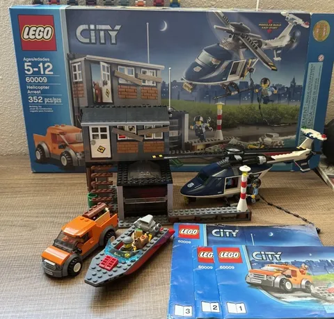 LEGO 60009 CITY: Helicopter Arrest 100% Complete + Box EUC!!