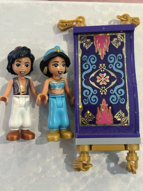 Lego Disney Aladdin And Jasmine And Flying Carpet