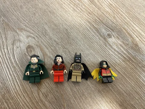 LEGO DC SuperHeroes Minifigure Lot (4) Batman & Robin Ra’s & Talia Al Ghul 76056