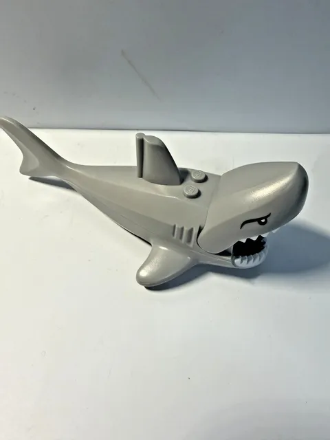 2008 LEGO SHARK FROM AGENTS SET 8633 "SPEEDBOAT RESCUE" EXCELLENT CONDITION