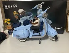 LEGO Icons Vespa 125 Scooter 10298