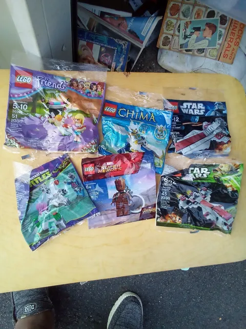 Lego mini figure/poly bag lot of 6 New Sealed ninjago star war Tmnt groot friend