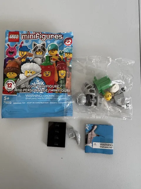 LEGO Raccoon Costume Fan Minifigure Series 22 71032 MINIFIGURES Foil Pack