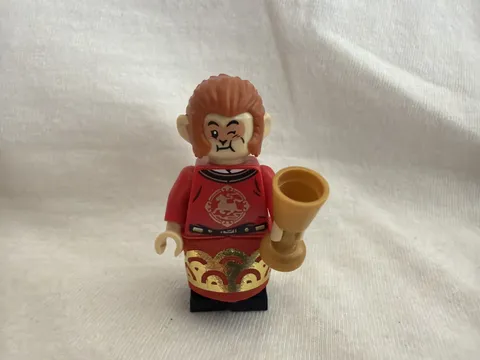 LEGO® Monkie Kid Warden Monkey King Minifigure with Skirt Gold Cup 80039 mk098