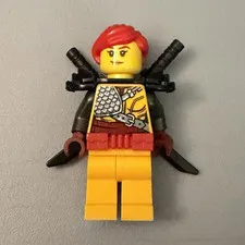 LEGO Ninjago Skylor Minifigure with Swords