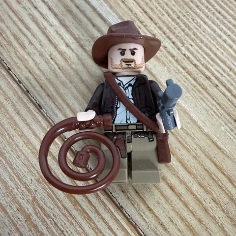Genuine LEGO Indiana Jones Minifigure RETIRED 2008