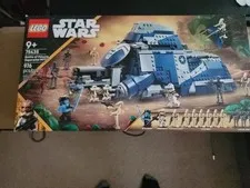 LEGO Star Wars Battle of Felucia Separatist MTT 75435, 976pc Hole in back of Box