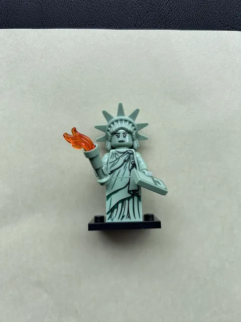 LEGO Statue of Liberty Minifigure Collectible Mini Fig NEW Loose MINT 