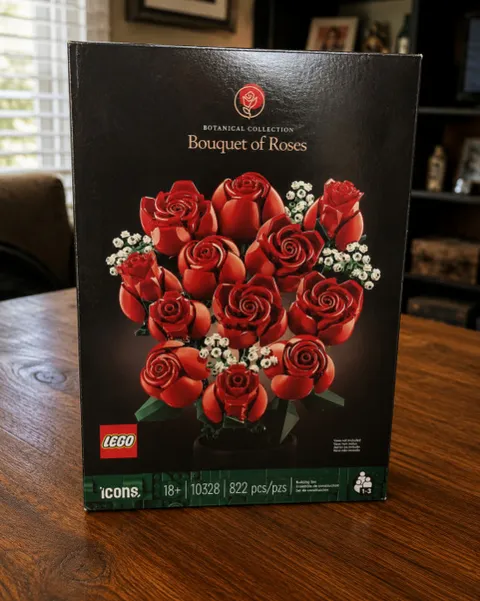 LEGO Icons Bouquet of Roses, Flower Build and Display Set 10328