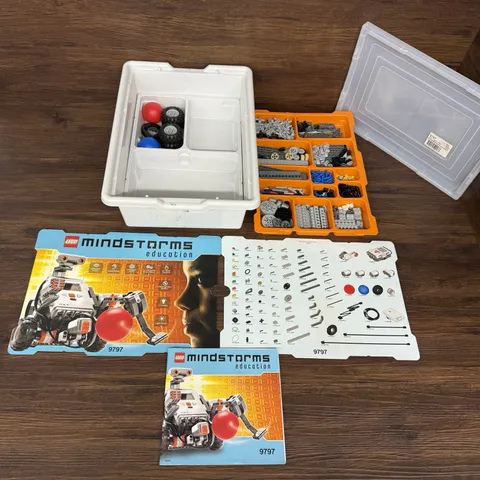 INCOMPLETE LEGO Education: Mindstorms Education Base Set (9797) FOR PARTS