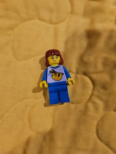 LEGO DREAMZzz Minifigure Nova Orange Sloth Sleeping Shirt Minifig drm010 71469