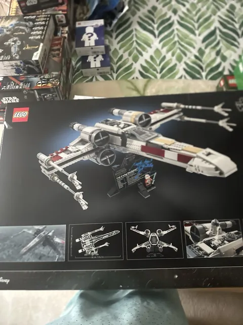 LEGO Star Wars UCS X-wing Starfighter 75355 1949pcs Display Stand 18+