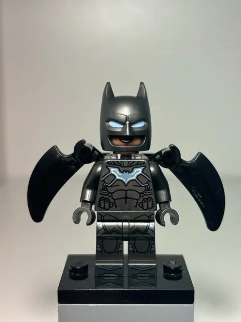 LEGO Batwing Minifigure 76300 Batman Hero Arkham Asylum No Sticker NEW