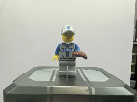 LEGO Baseball player fielder glove minifigure series 10 Collectible Sports