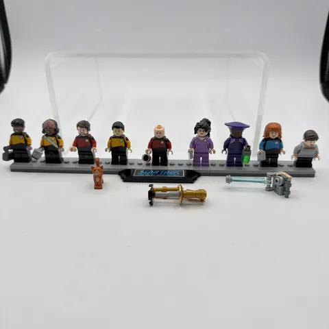 LEGO Star Trek Minifigure lot with Accessories Enterprise 10356