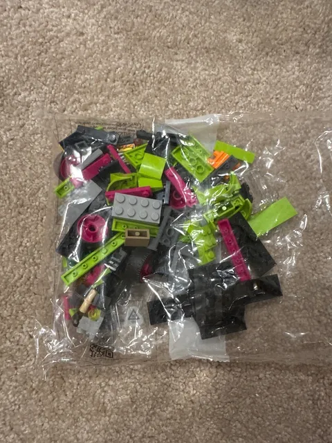 LEGO Bagged Set of Mixed Bright ColoreBuil Bricks (1)