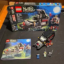 LEGO Monster Fighters Vampyre Hearse 9464 314pc w/ Box & Instructions